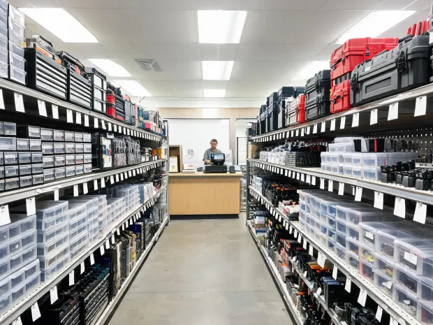 Retail hardware storage display